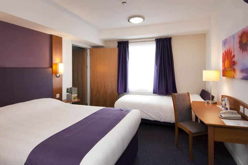 Premier Inn Haydock Park/M6 J23 Warrington Buitenkant foto