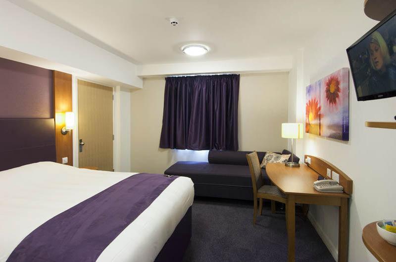 Premier Inn Haydock Park/M6 J23 Warrington Buitenkant foto